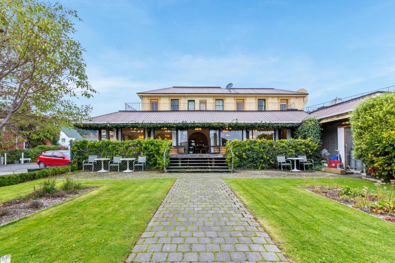 The Grand Hotel & Bar - Akaroa Bagian luar foto