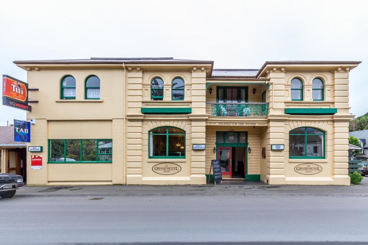 The Grand Hotel & Bar - Akaroa Bagian luar foto