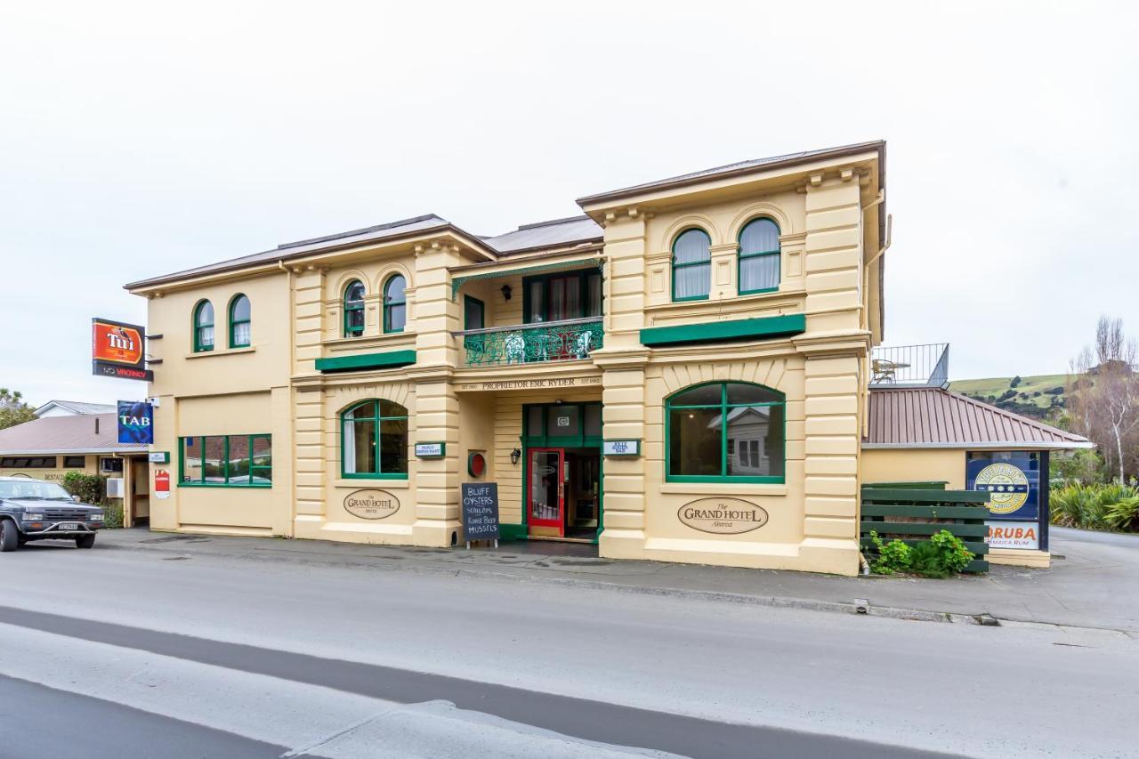 The Grand Hotel & Bar - Akaroa Bagian luar foto