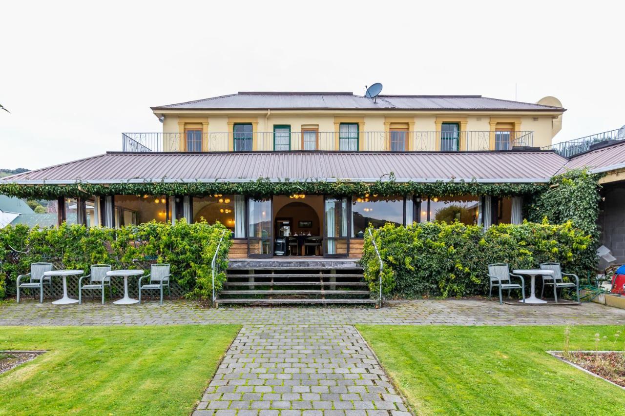 The Grand Hotel & Bar - Akaroa Bagian luar foto