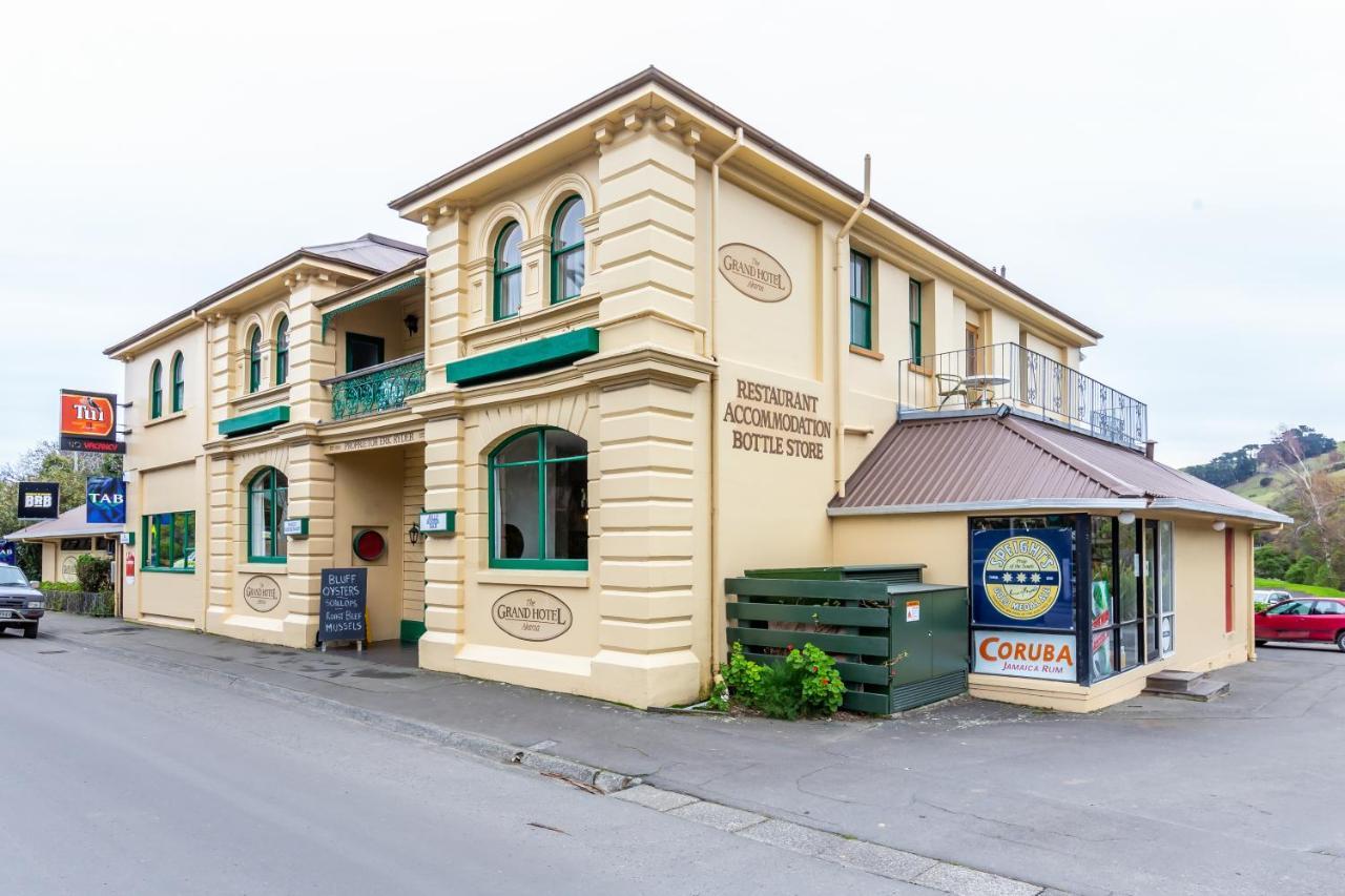 The Grand Hotel & Bar - Akaroa Bagian luar foto