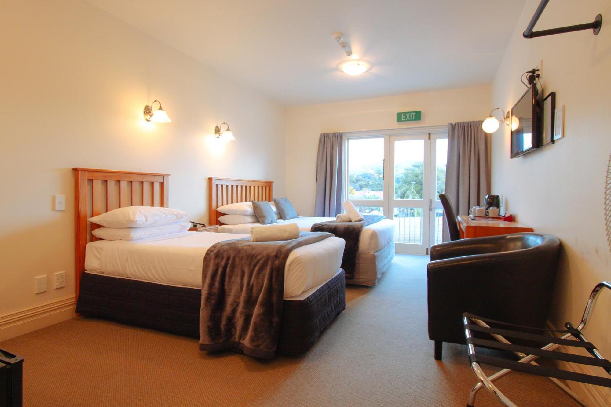 The Grand Hotel & Bar - Akaroa Bagian luar foto