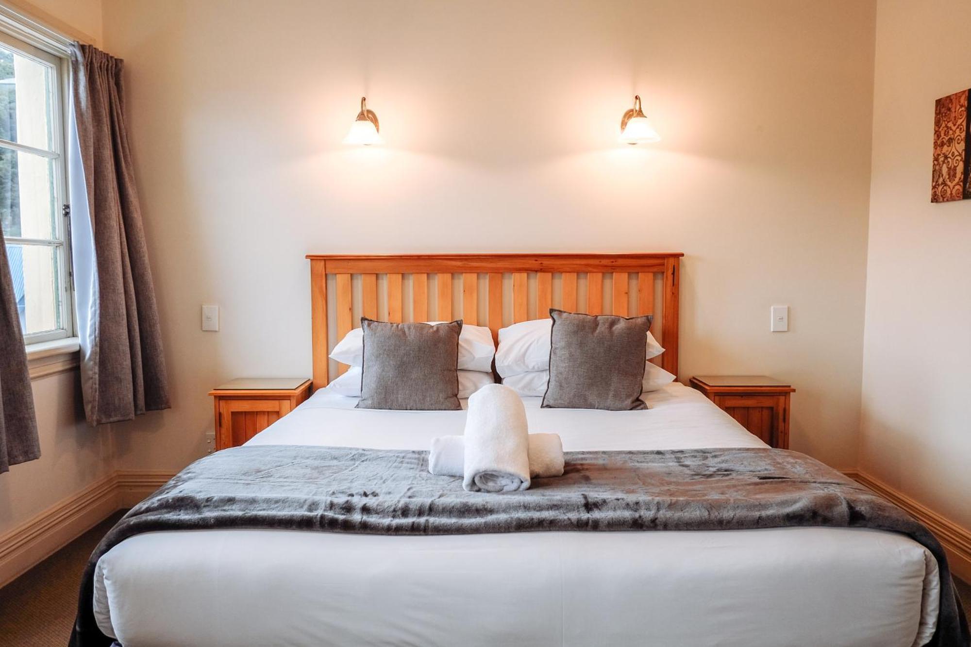 The Grand Hotel & Bar - Akaroa Bagian luar foto