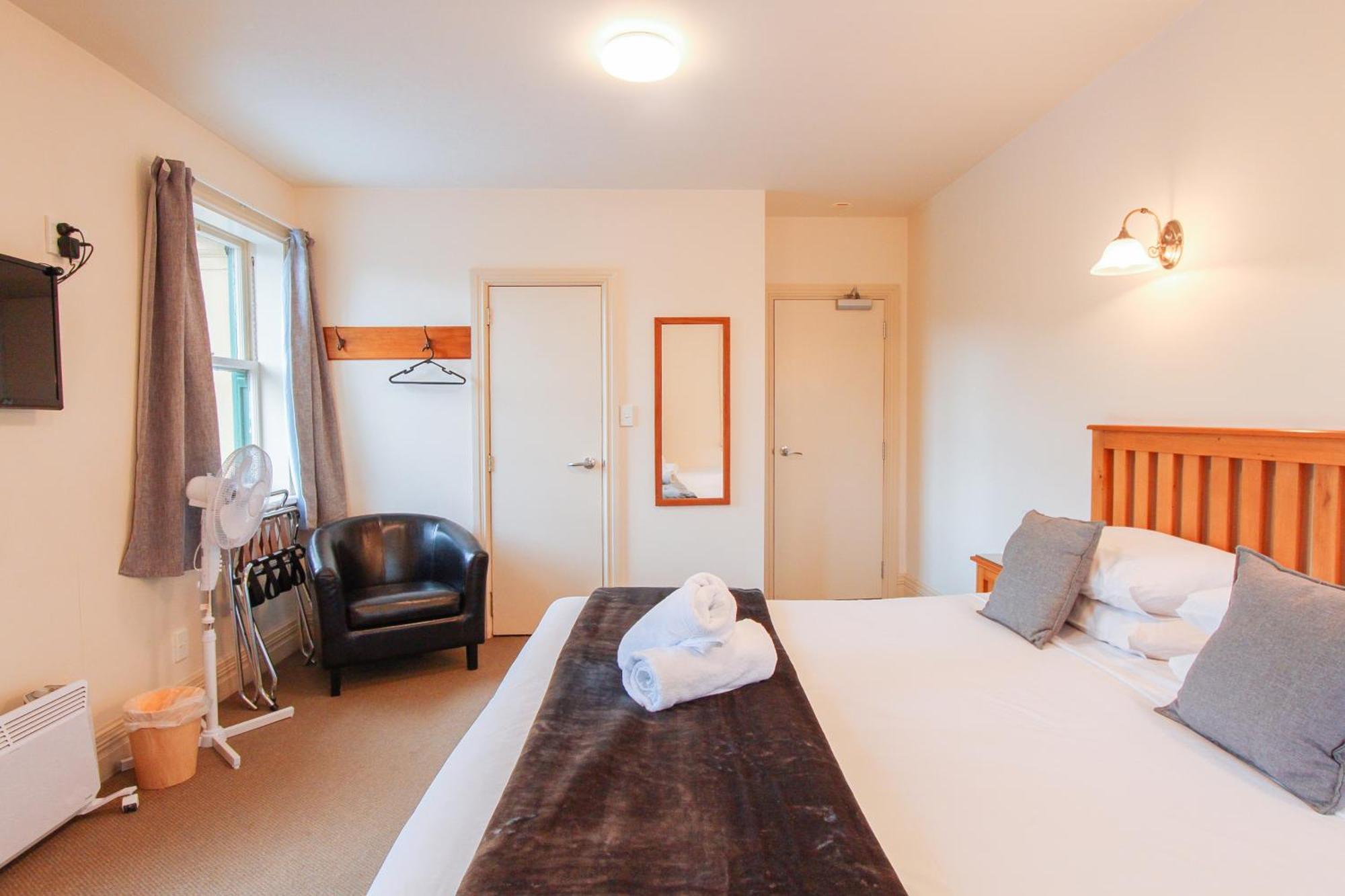 The Grand Hotel & Bar - Akaroa Bagian luar foto