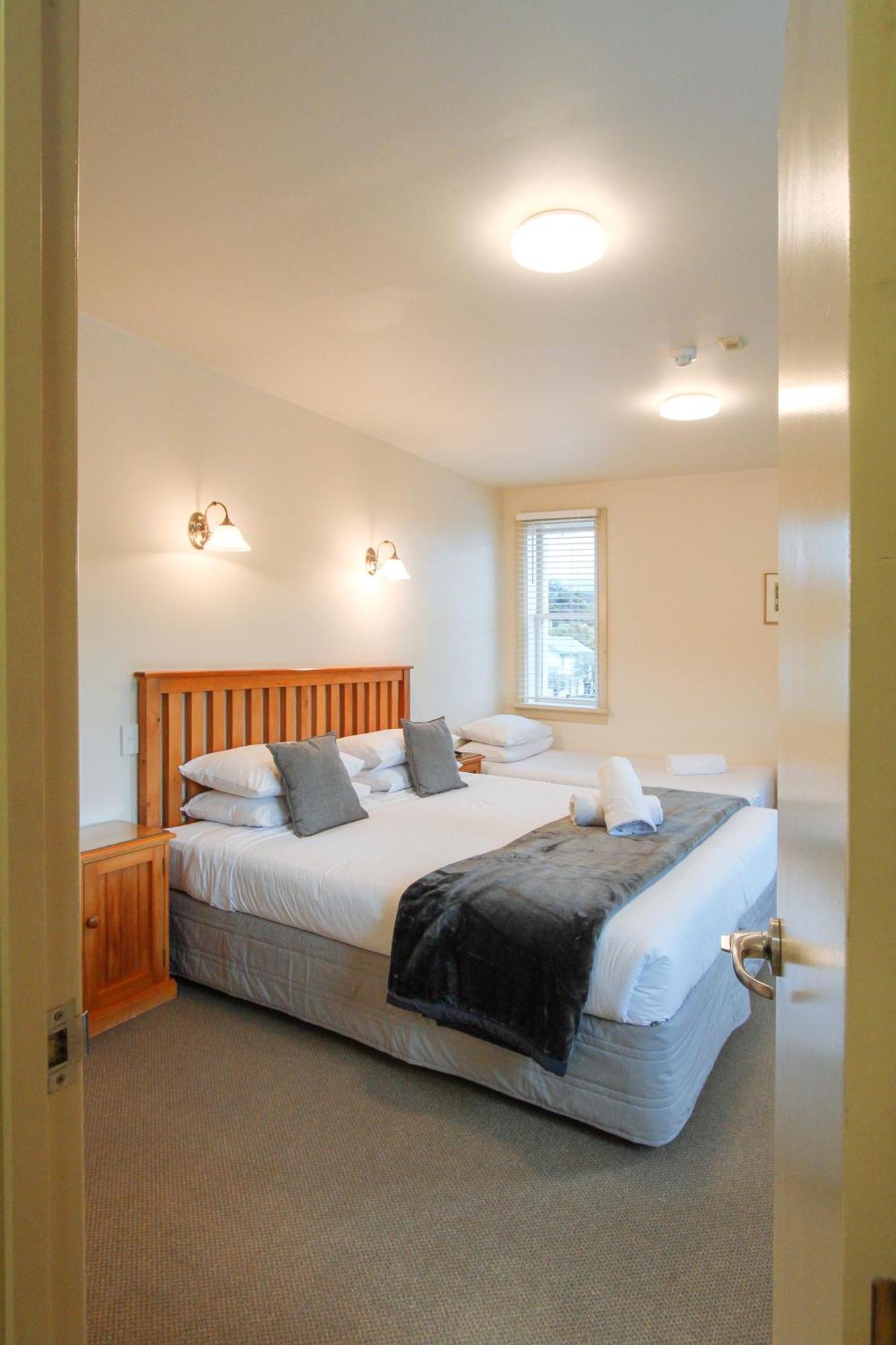 The Grand Hotel & Bar - Akaroa Bagian luar foto