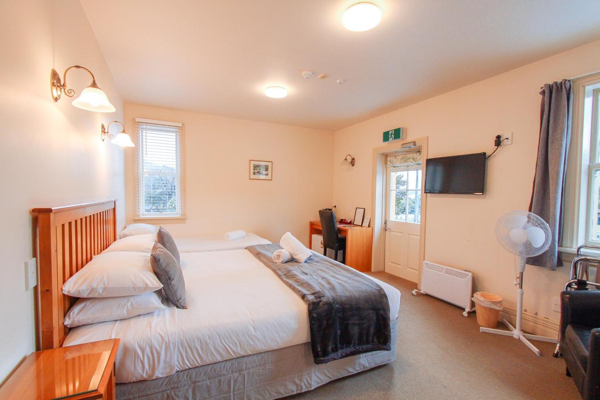 The Grand Hotel & Bar - Akaroa Bagian luar foto