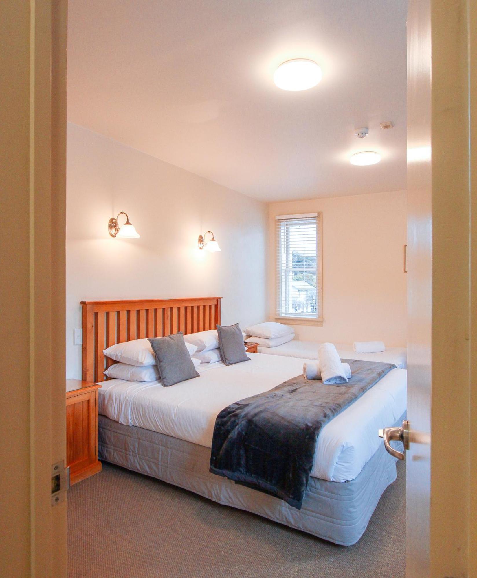 The Grand Hotel & Bar - Akaroa Bagian luar foto