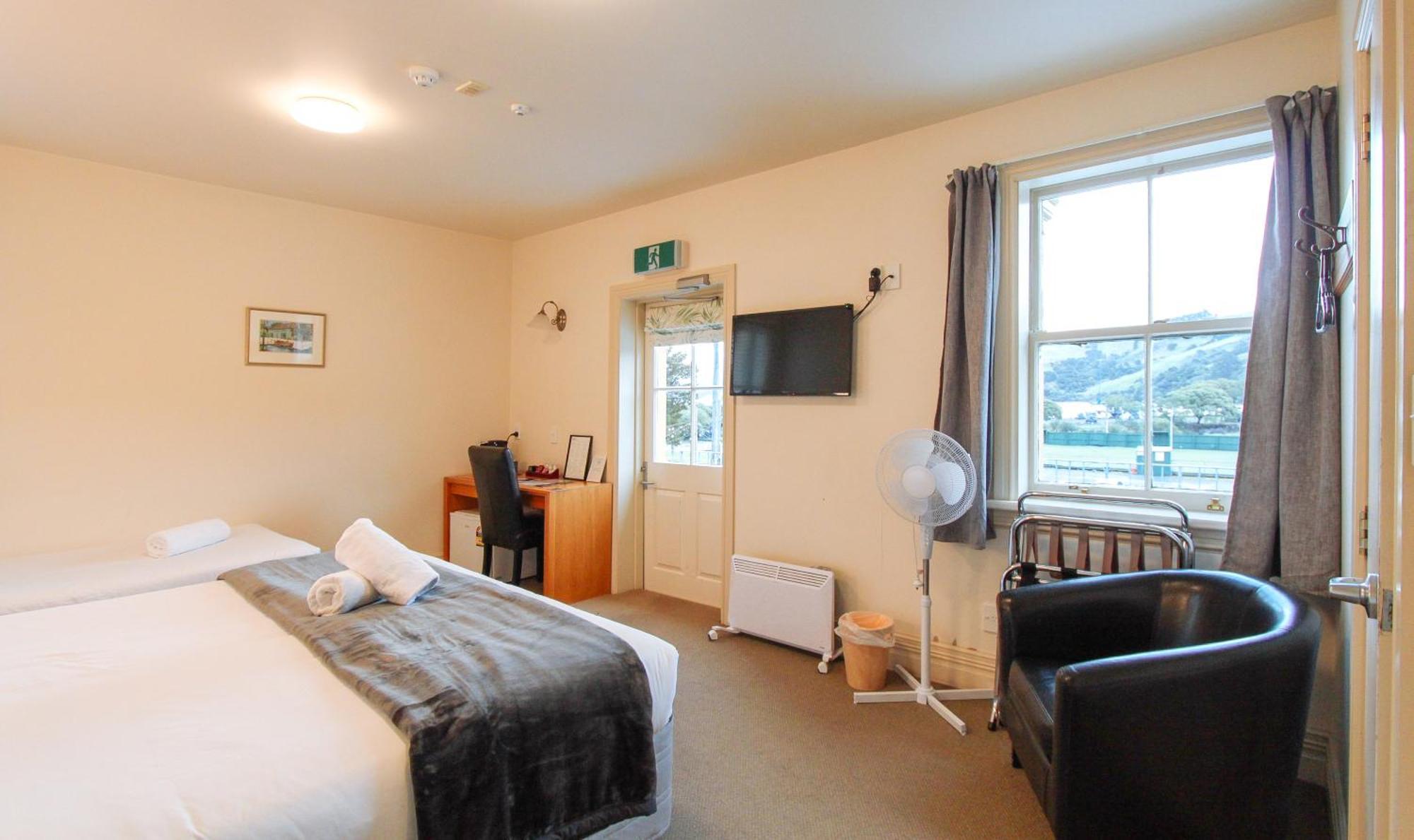 The Grand Hotel & Bar - Akaroa Bagian luar foto