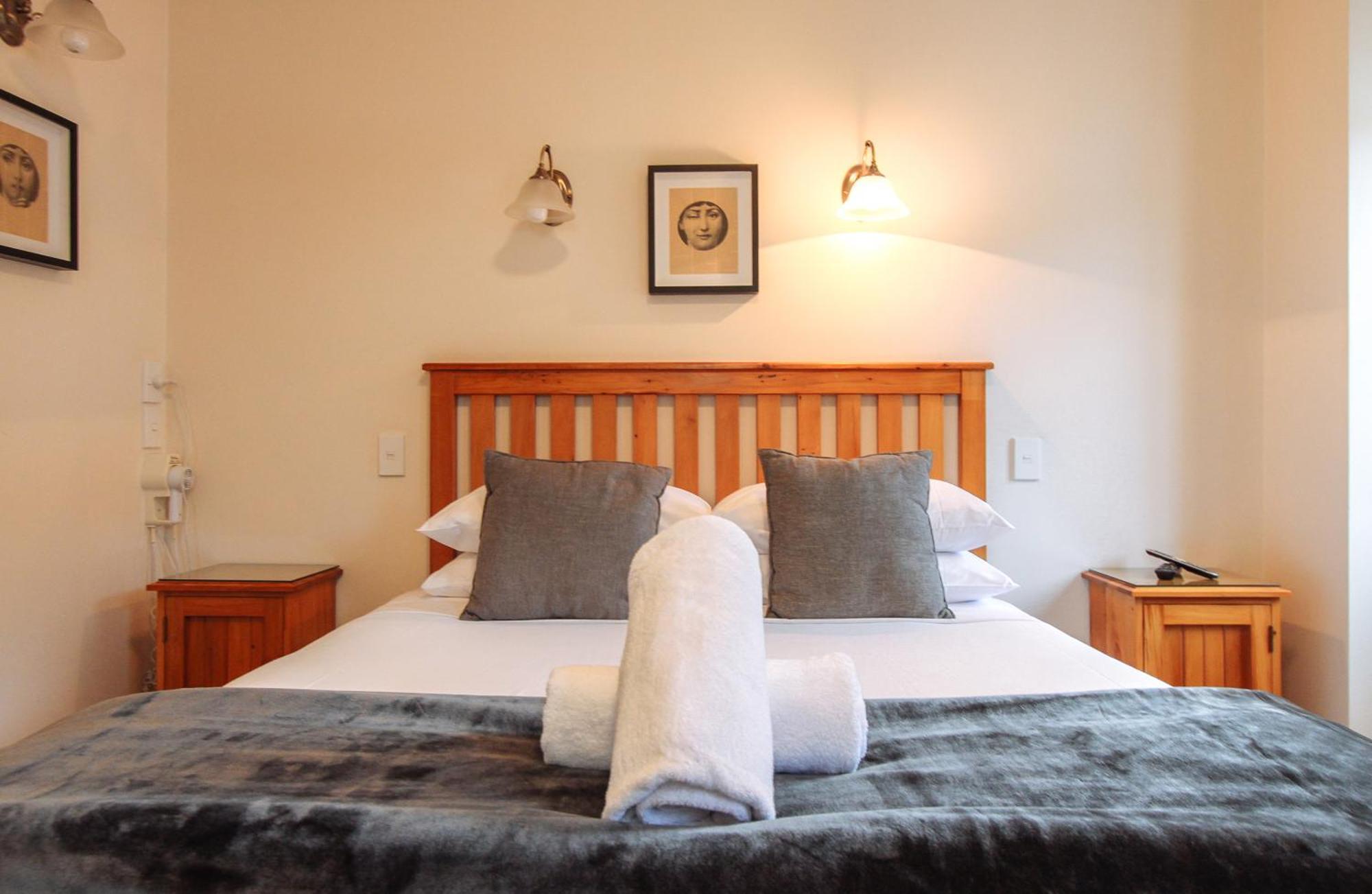 The Grand Hotel & Bar - Akaroa Bagian luar foto