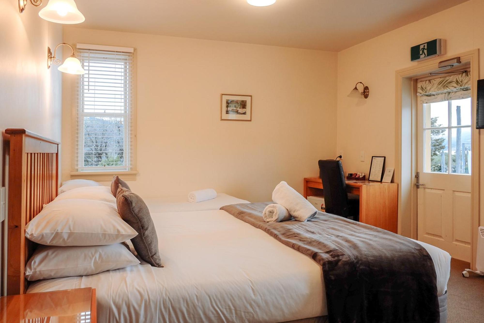 The Grand Hotel & Bar - Akaroa Bagian luar foto