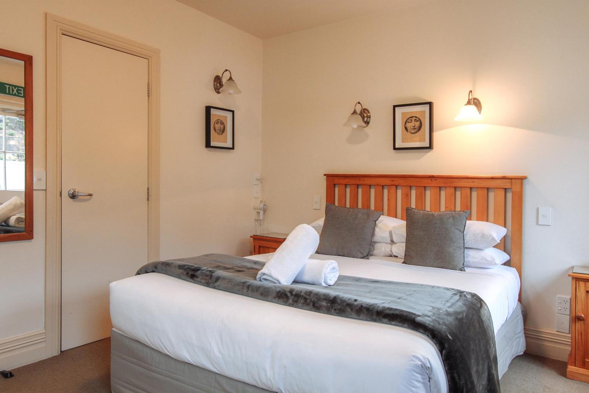 The Grand Hotel & Bar - Akaroa Bagian luar foto