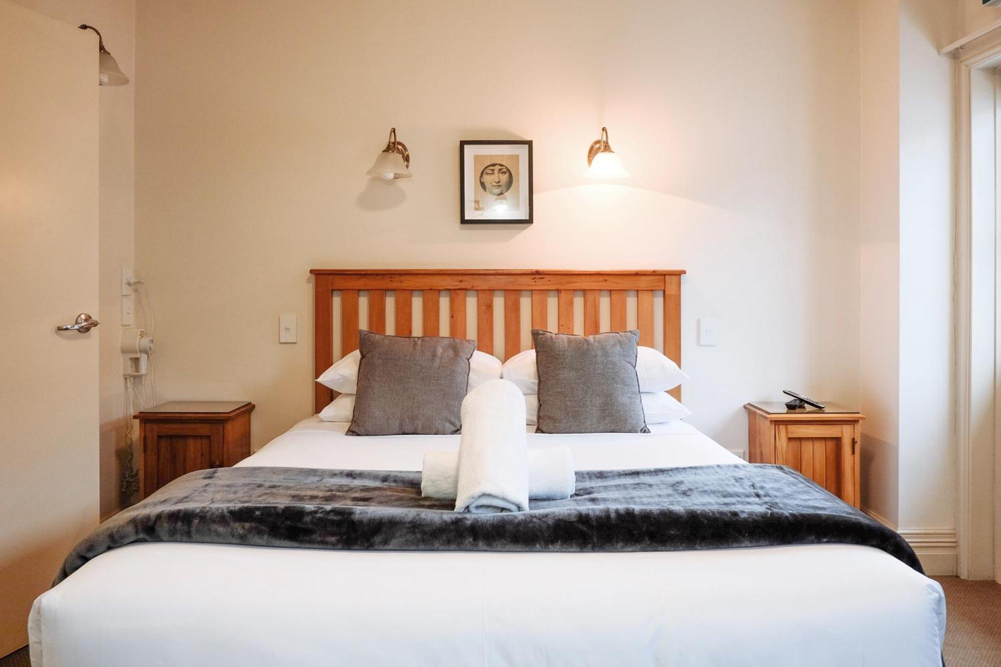 The Grand Hotel & Bar - Akaroa Bagian luar foto
