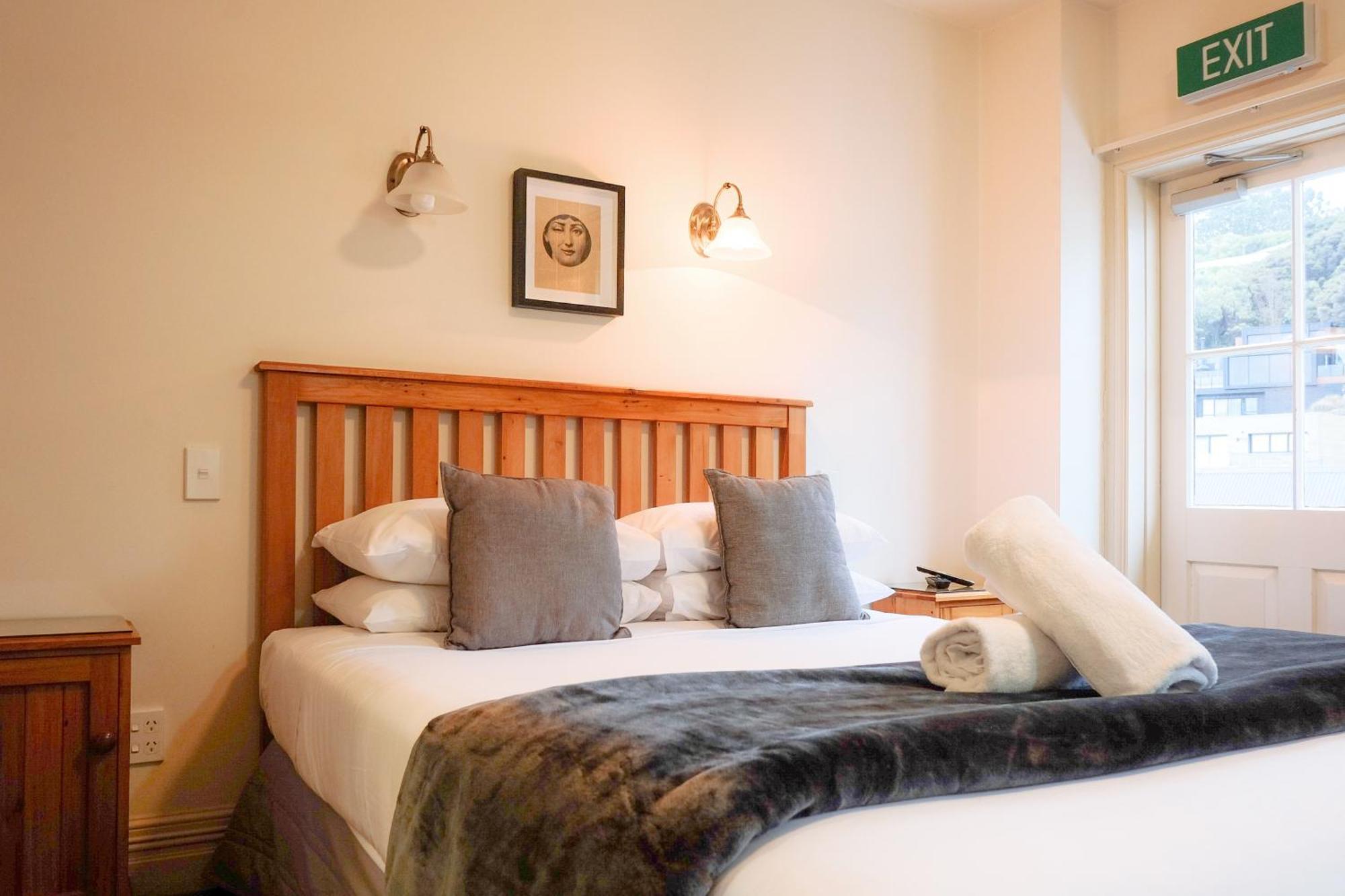The Grand Hotel & Bar - Akaroa Bagian luar foto