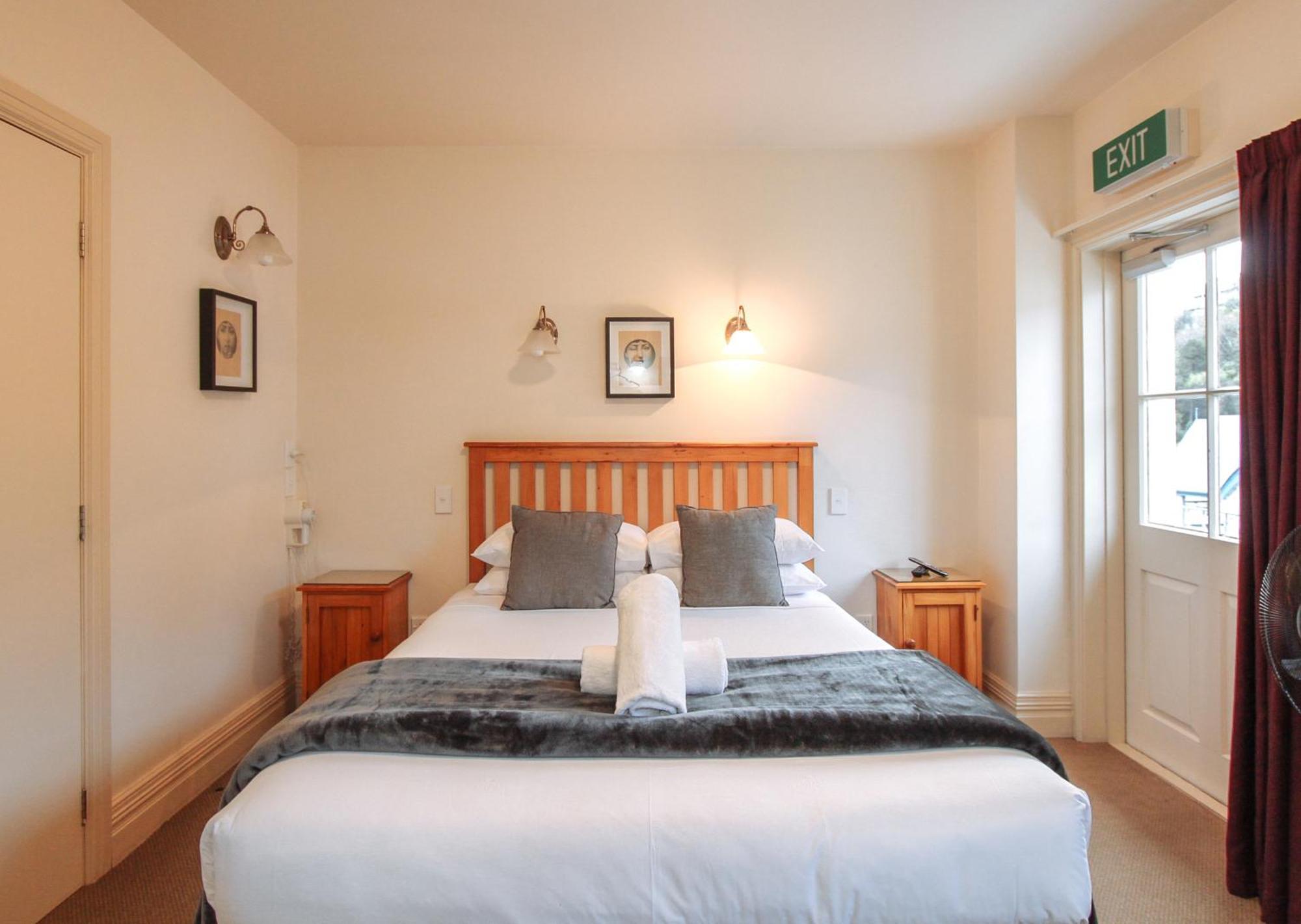 The Grand Hotel & Bar - Akaroa Bagian luar foto