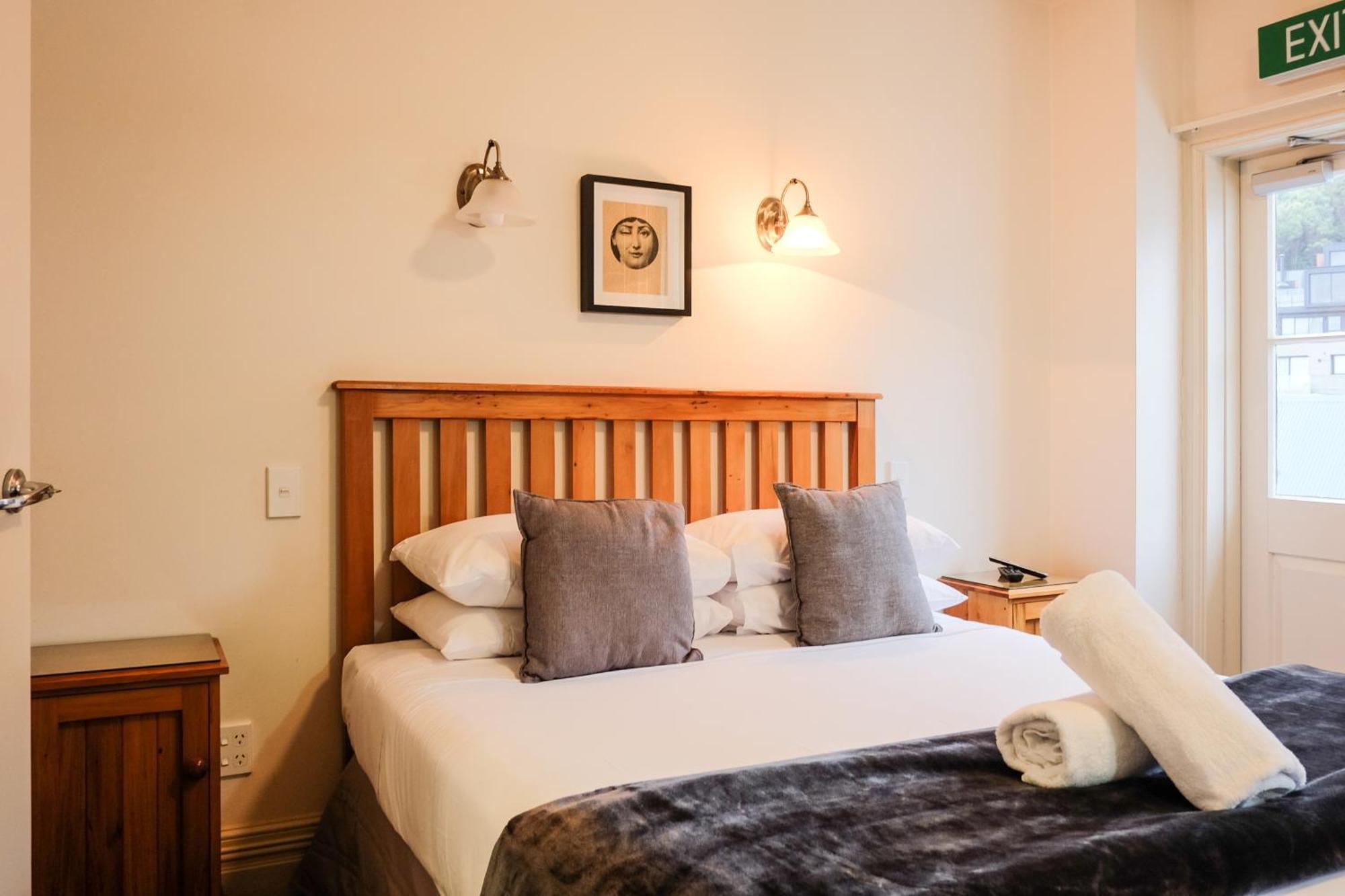 The Grand Hotel & Bar - Akaroa Bagian luar foto