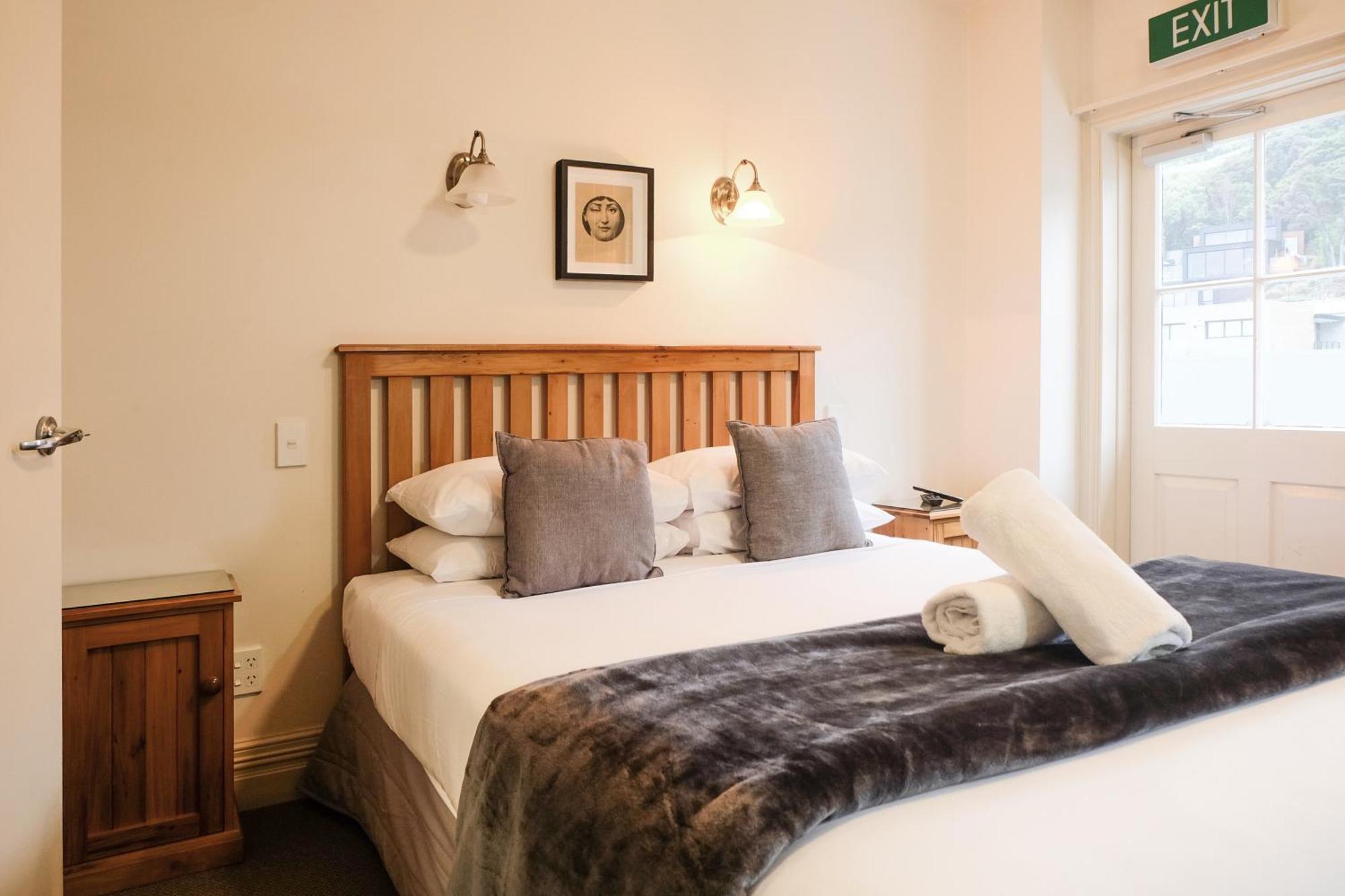 The Grand Hotel & Bar - Akaroa Bagian luar foto