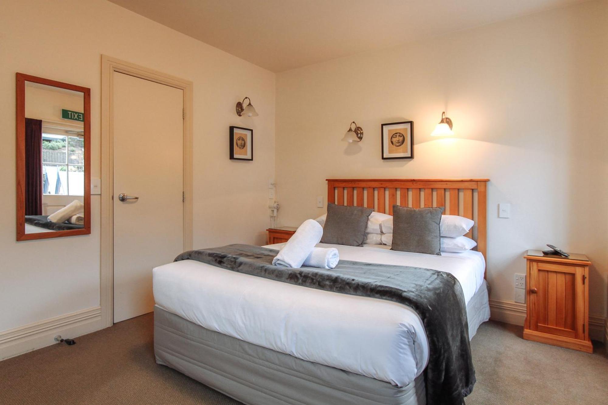 The Grand Hotel & Bar - Akaroa Bagian luar foto