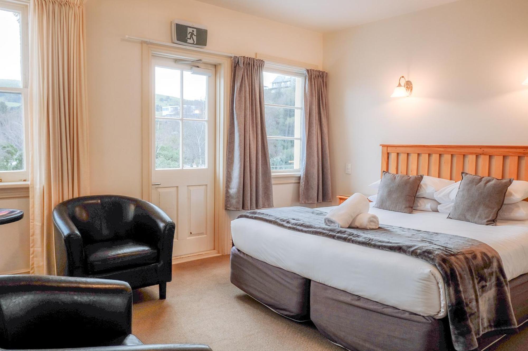 The Grand Hotel & Bar - Akaroa Bagian luar foto